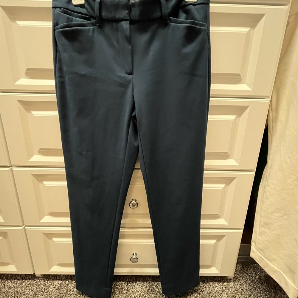 WHBM The slim ankle pant .
